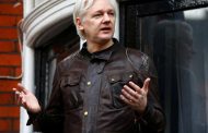 U.S. prepares charges against Wikileaks' Assange, document shows