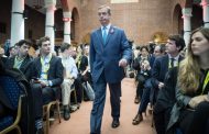 Trump-ally Nigel Farage offers Boris Johnson a Brexit election alliance